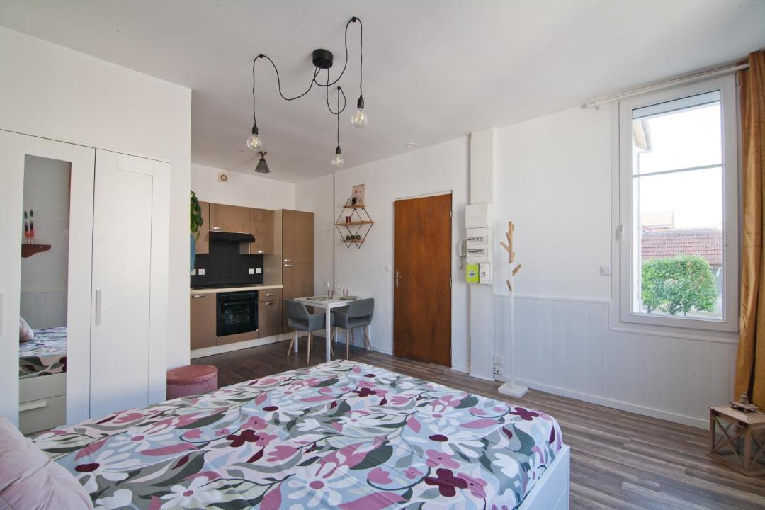 Photo of Bedroom in Saint-Andre-les-Vergers