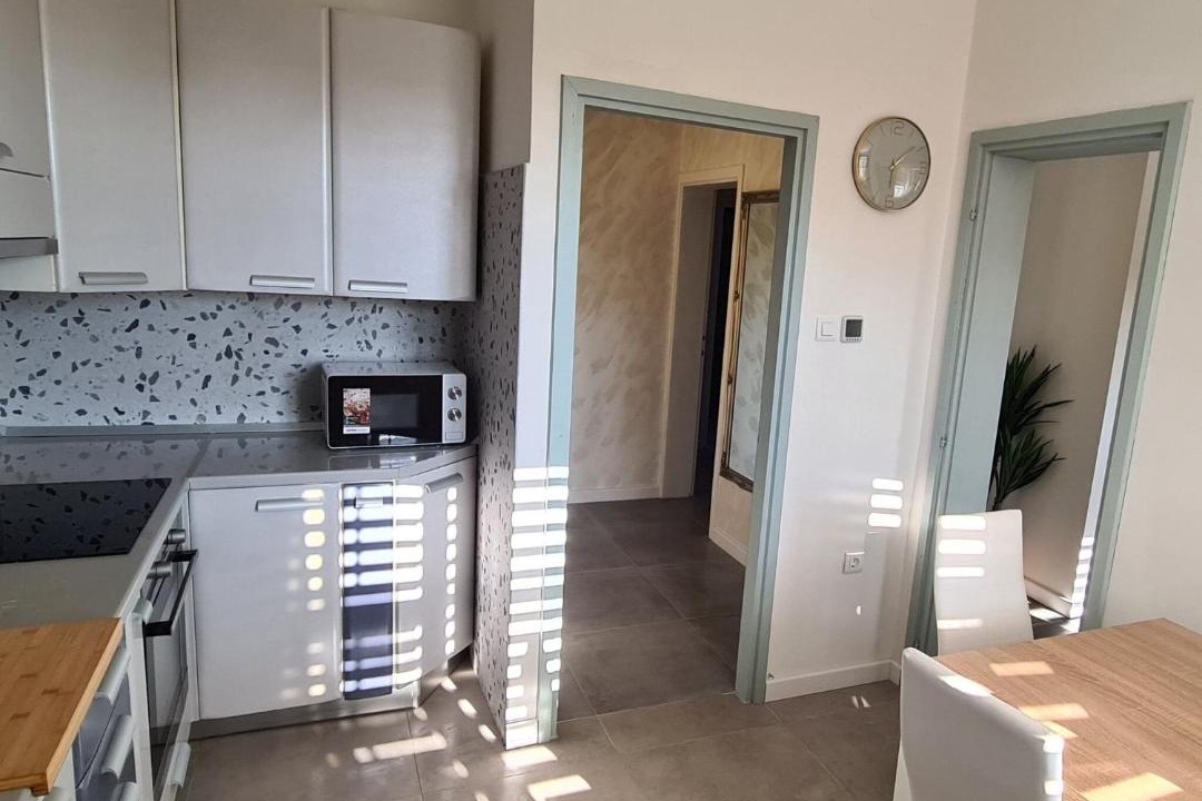 Photo of Kitchen in Pile