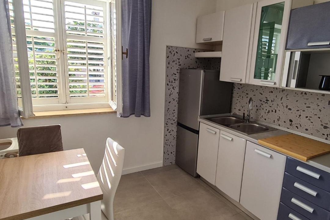 Photo of Kitchen in Pile