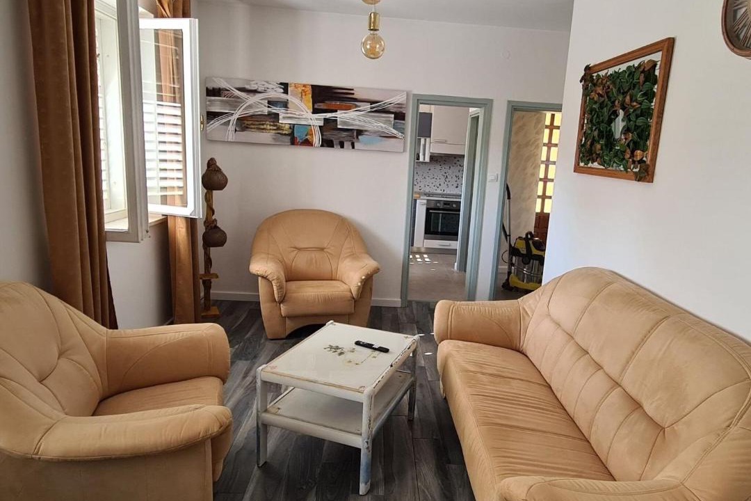 Photo of Livingroom in Pile