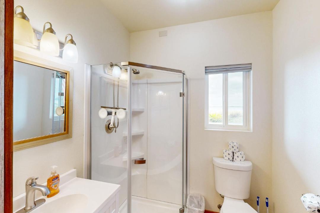 Photo of Bathroom in Ilwaco