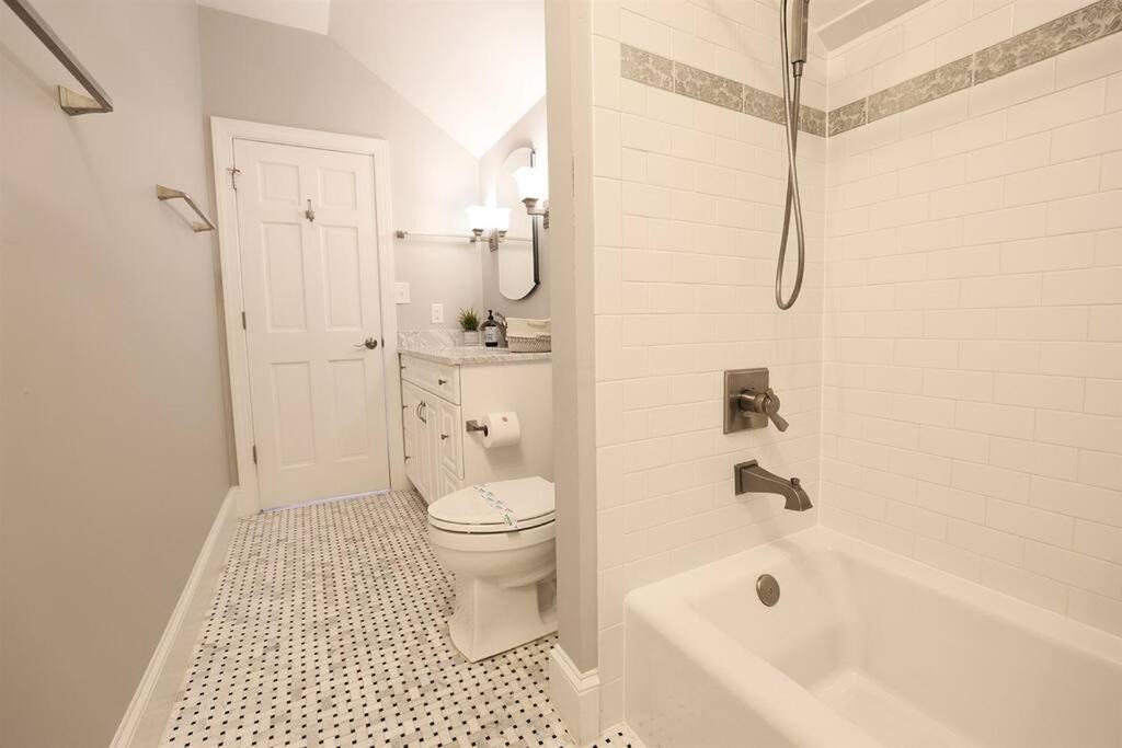 Photo of Bathroom in North Garrett Road