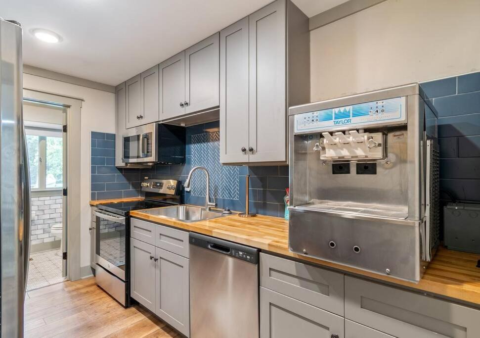 Photo of Kitchen in Winchester