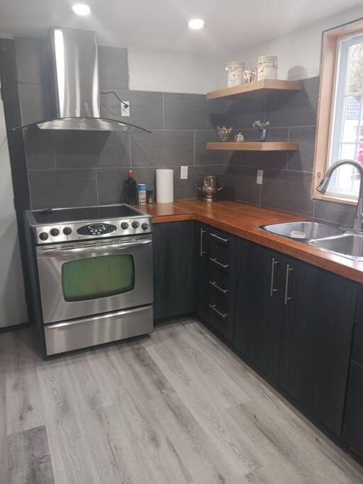 Photo of Kitchen in Leslie-Clapham-et-Huddersfield
