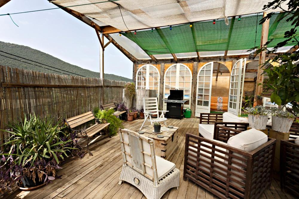 Photo of Patio Balcony in Ponts