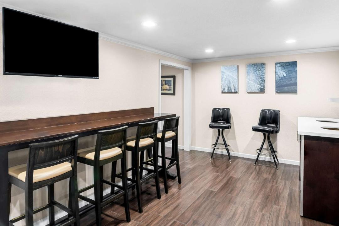 Photo of Others in Lakeview