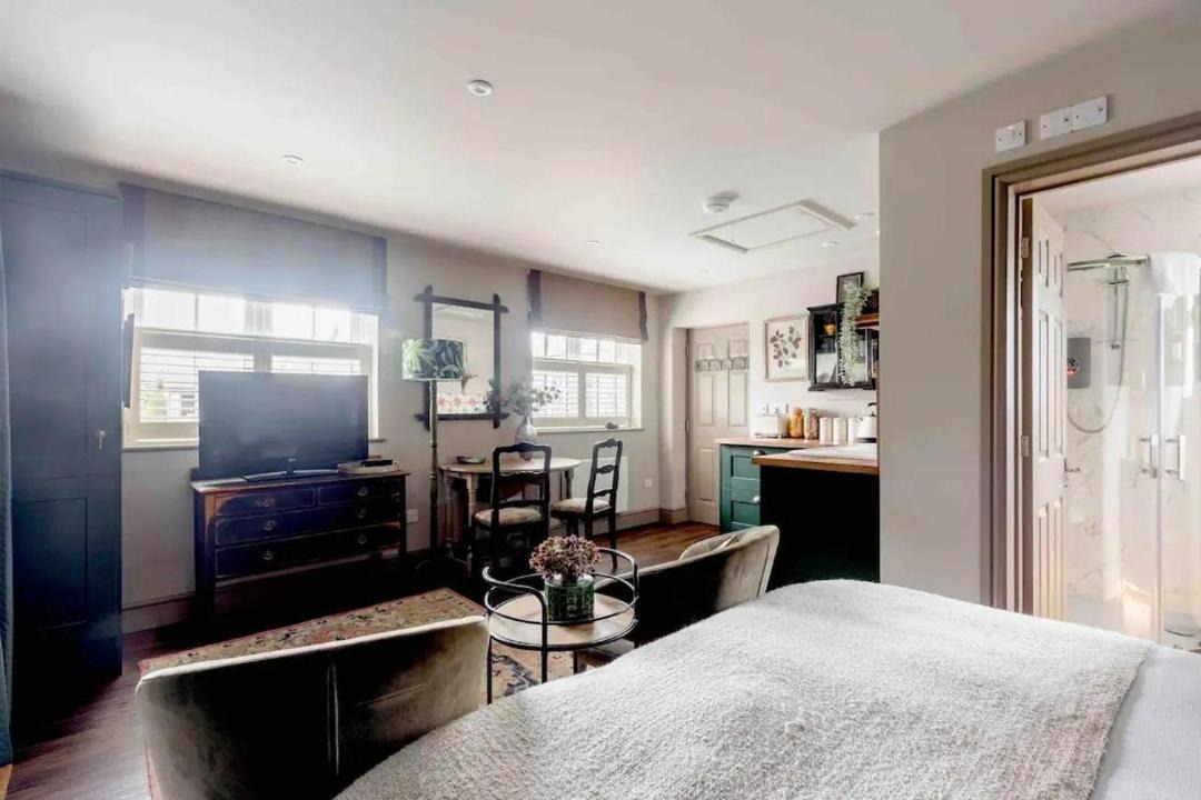 Photo of Others in Cobham