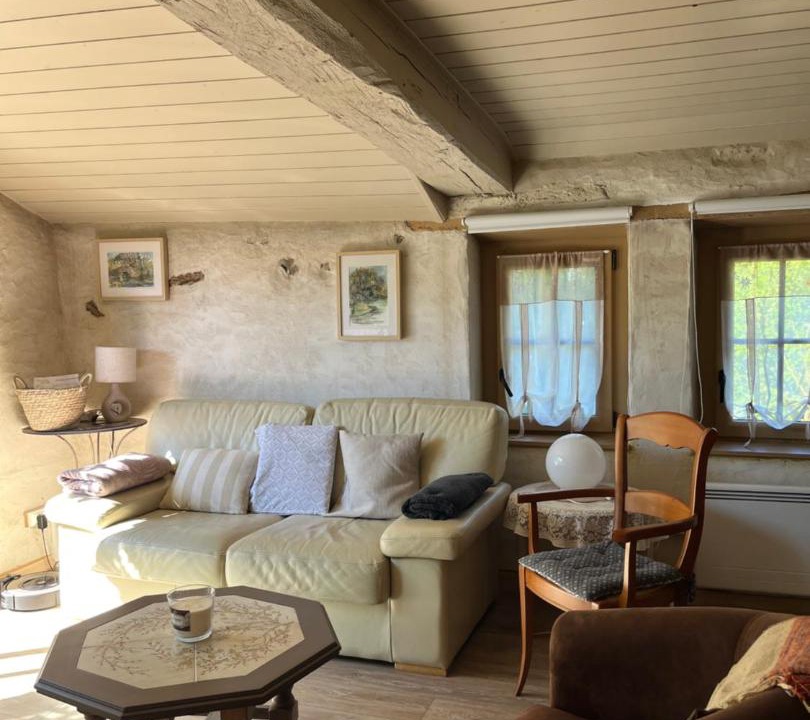 Photo of Livingroom in Saint-Germain-lAiguiller