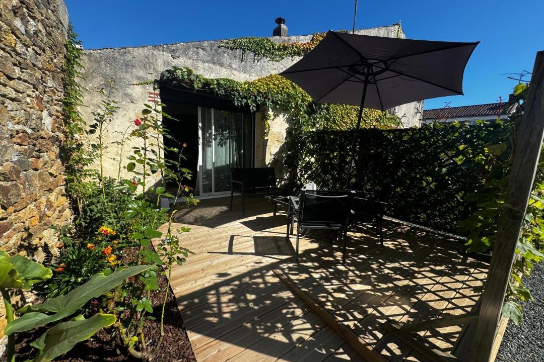 Photo of Patio Balcony in Saint-Germain-lAiguiller
