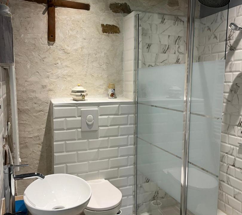 Photo of Bathroom in Saint-Germain-lAiguiller