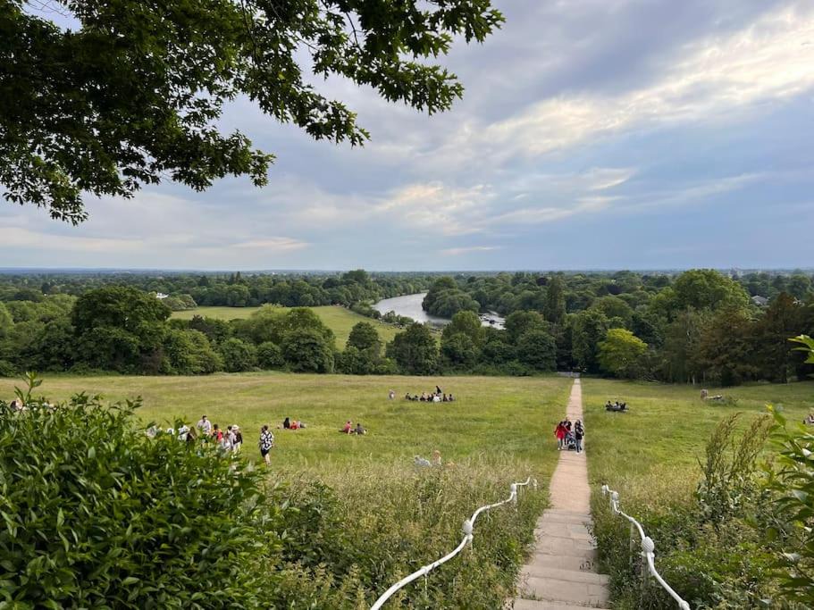 Photo of Others in Twickenham Riverside