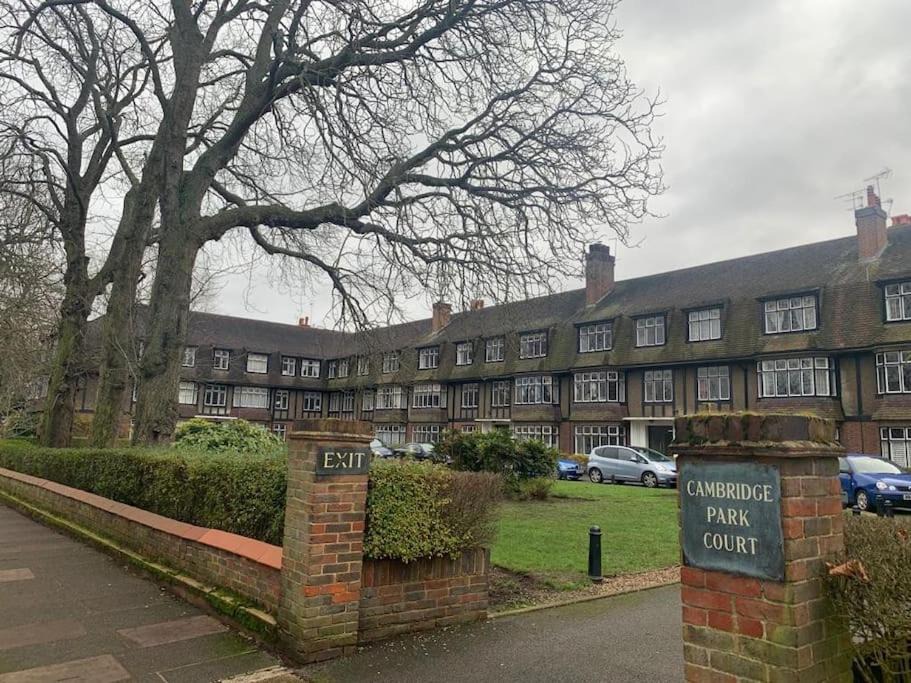 Photo of Others in Twickenham Riverside