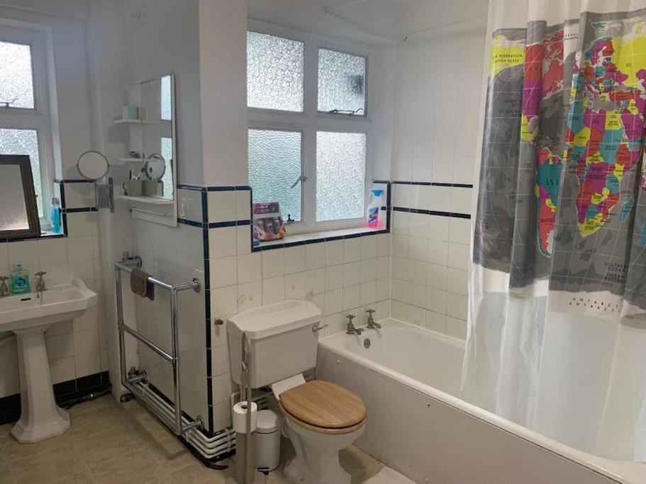 Photo of Bathroom in Twickenham Riverside