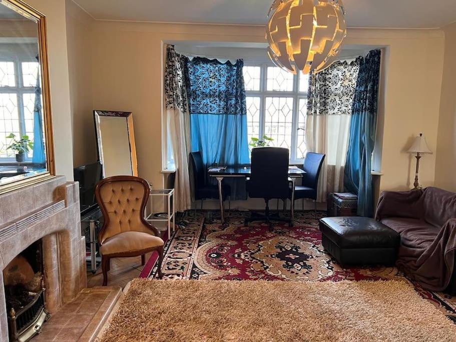 Photo of Livingroom in Twickenham Riverside