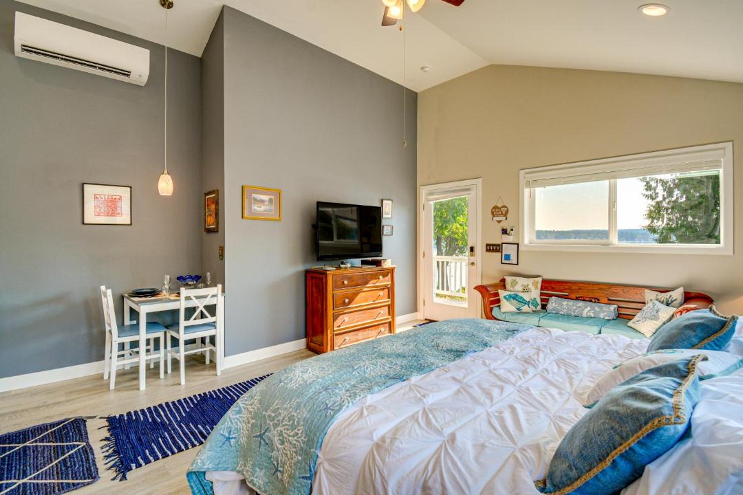 Photo of Bedroom in West Hills