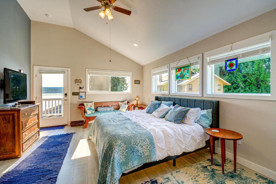 Photo of Bedroom in West Hills