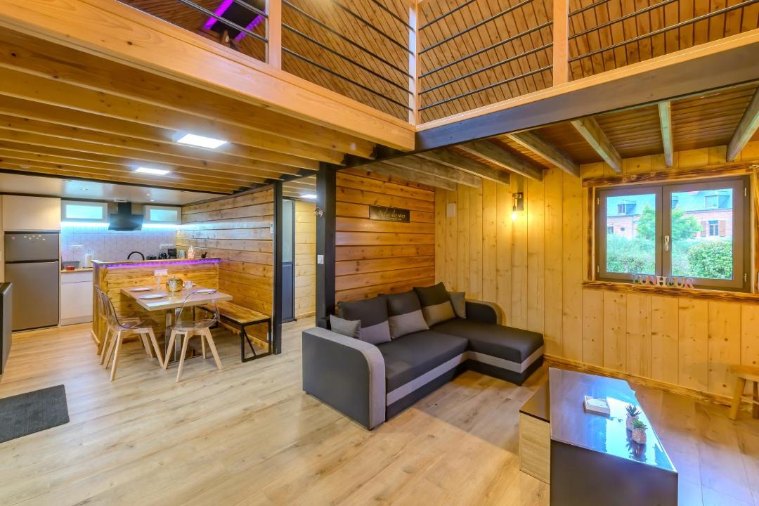 Photo of Others in Floyon