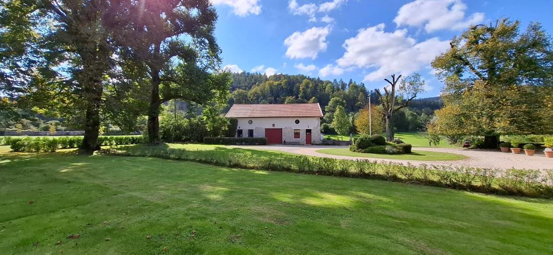 Photo of Others in Maillat