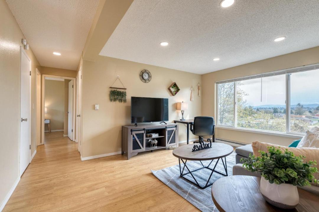 Photo of Others in Highline