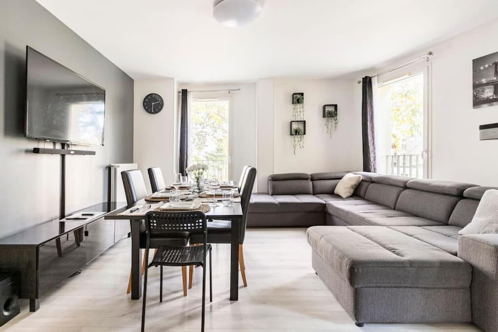 Photo of Livingroom in Arcueil