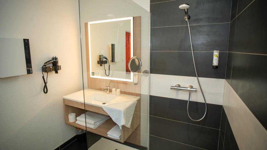 Photo of Bathroom in Custines