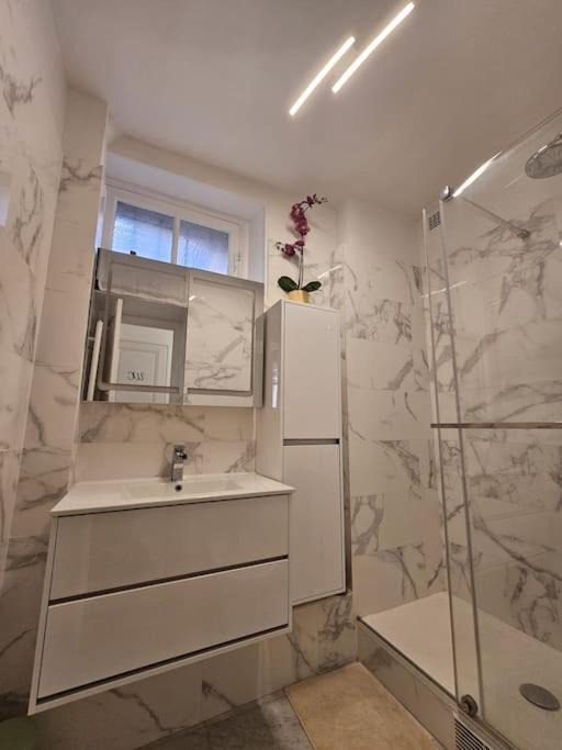 Photo of Bathroom in Clignancourt