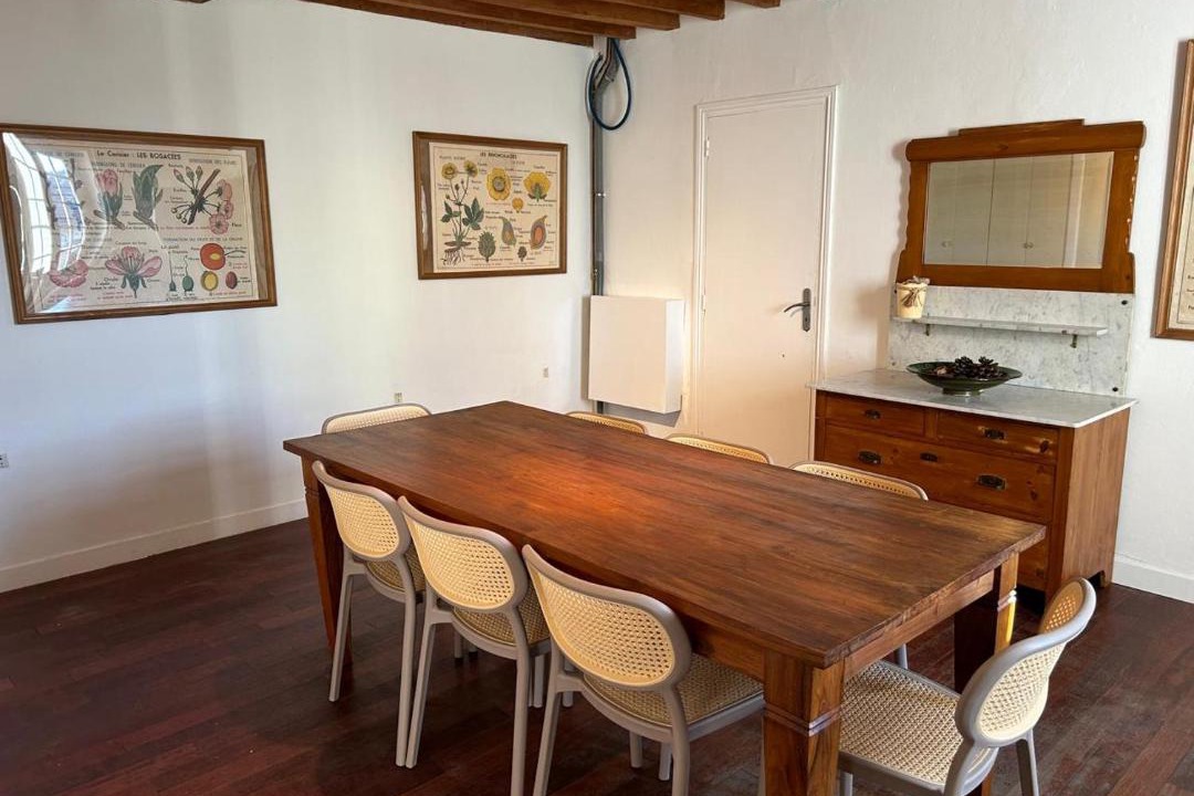 Photo of Others in Le L'habit