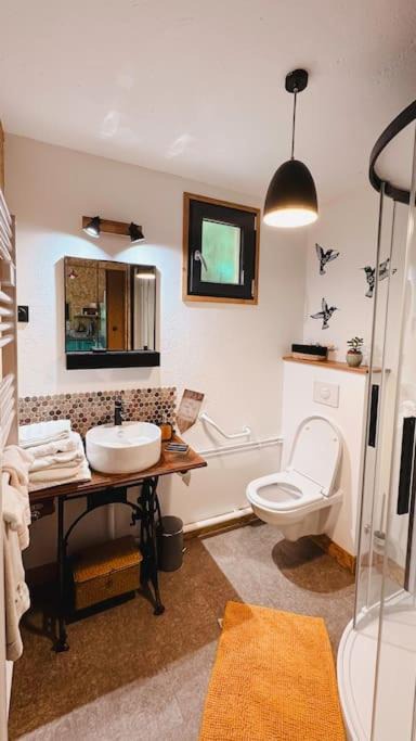 Photo of Bathroom in Saint-Lo