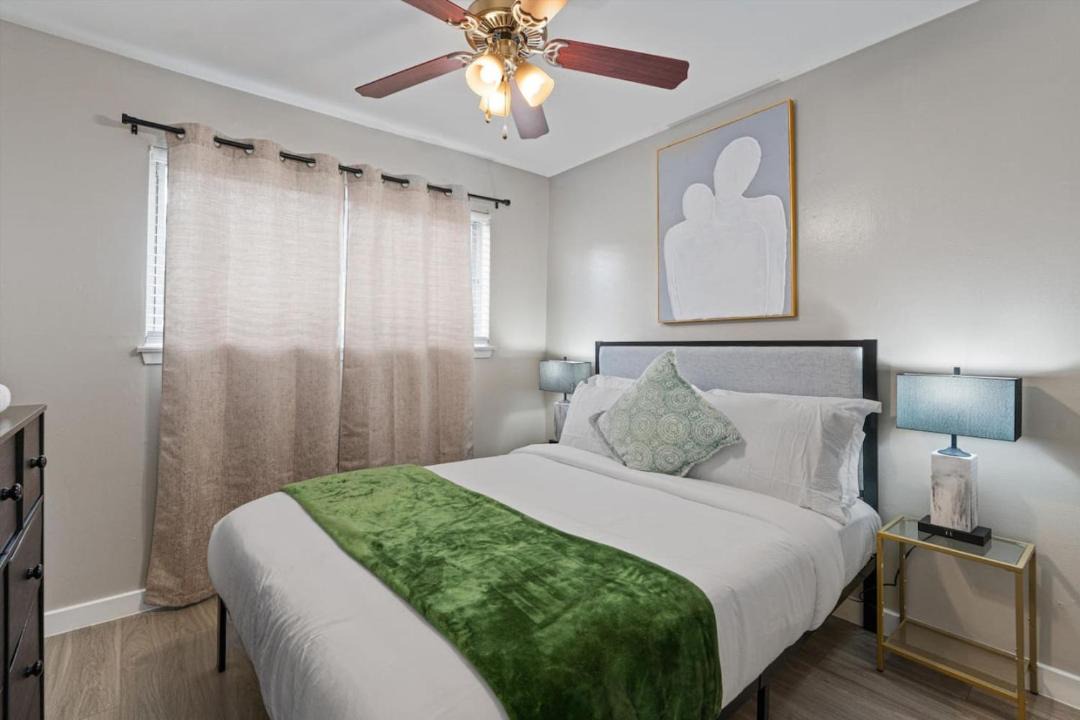 Photo of Bedroom in Hyde Park