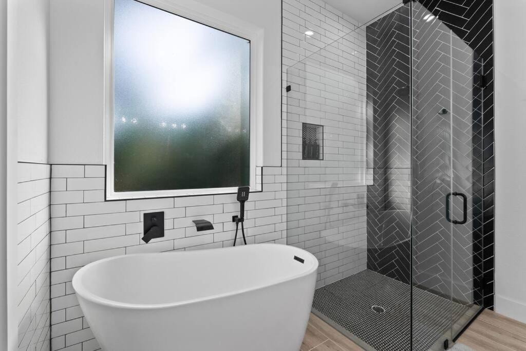 Photo of Bathroom in Walden on Lake Conroe