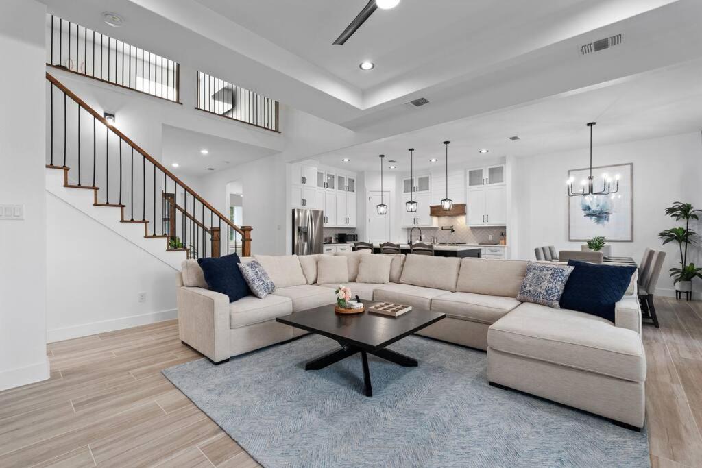Photo of Livingroom in Walden on Lake Conroe