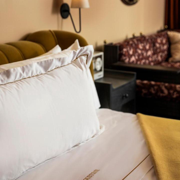 Photo of Bedroom in Neartown
