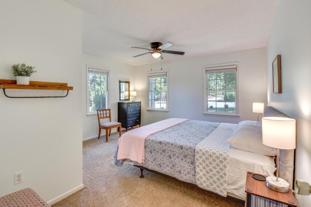 Photo of Bedroom in Keowee
