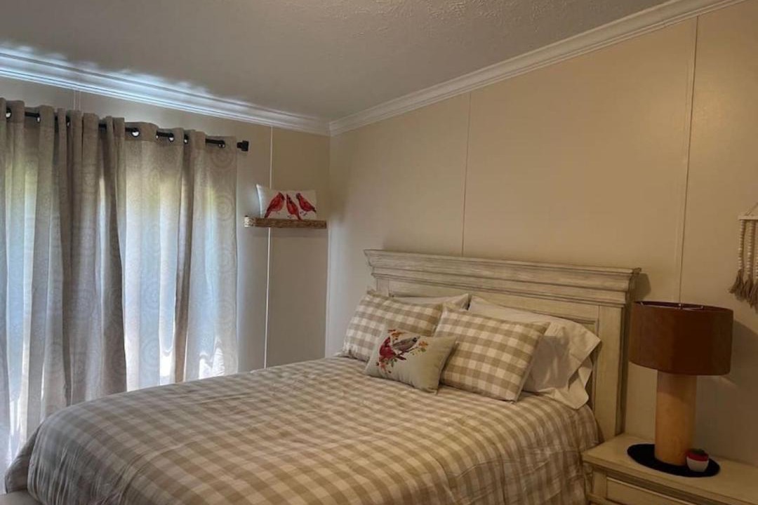 Photo of Bedroom in Pine Grove