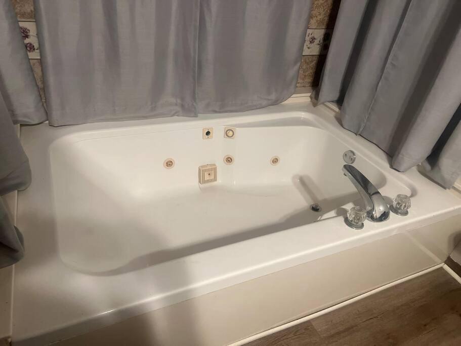 Photo of Bathroom in Marshall