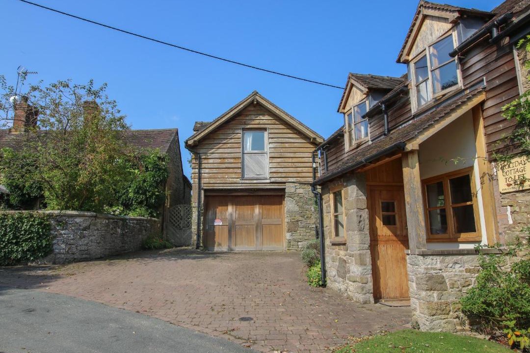 Photo of Others in Wall-under-heywood