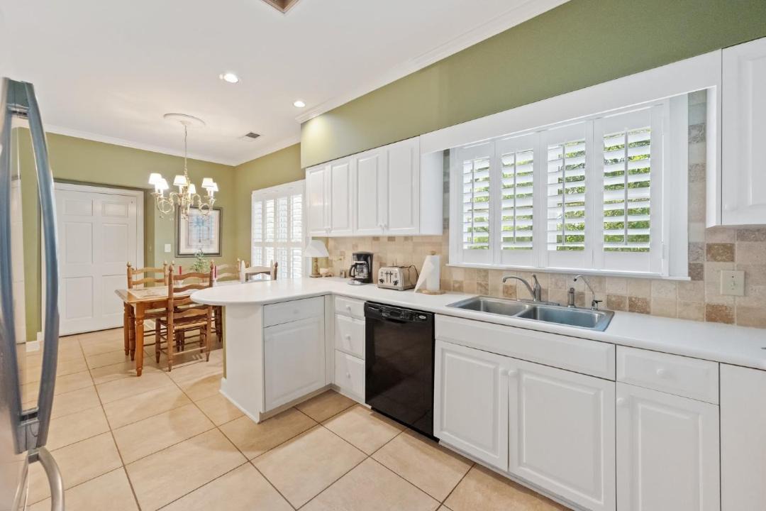 Photo of Kitchen in Debordieu Colony
