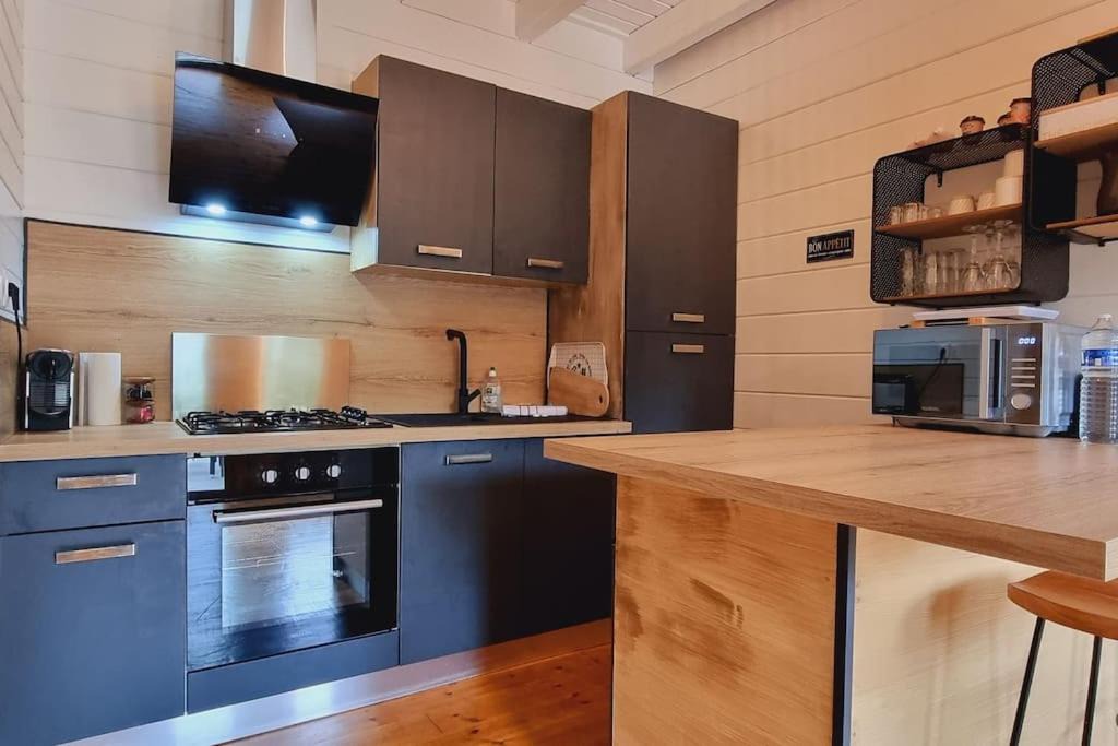 Photo of Kitchen in Bourbourg