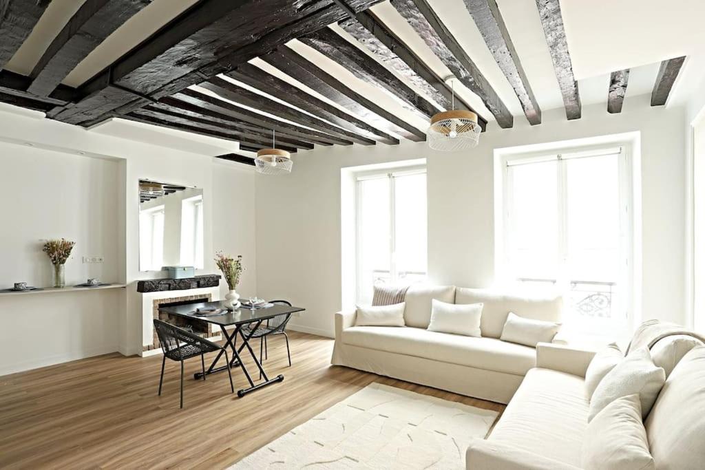 Photo of Livingroom in 6th Arrondissement