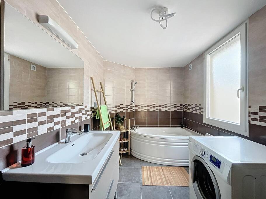 Photo of Bathroom in Saint-Pol-sur-Mer