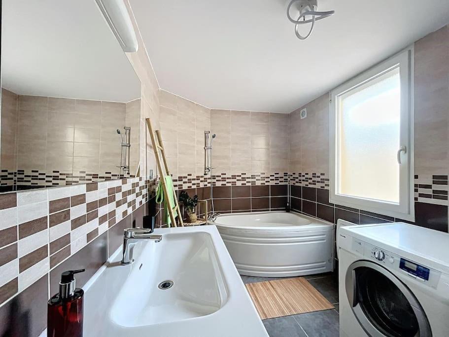 Photo of Bathroom in Saint-Pol-sur-Mer
