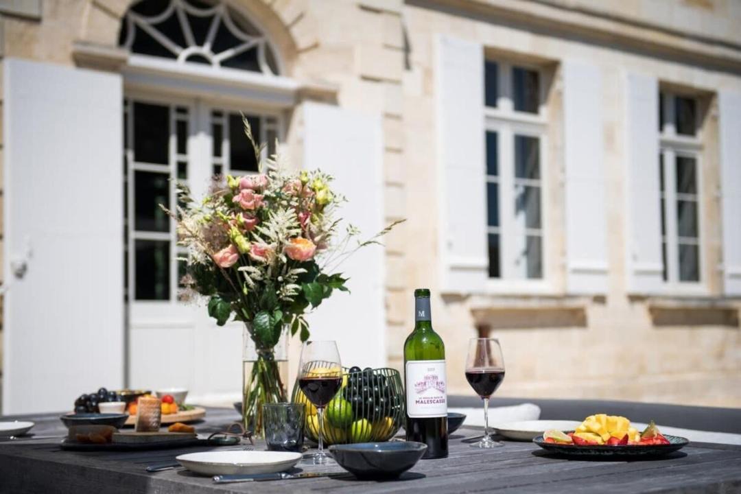 Photo of Others in Lamarque