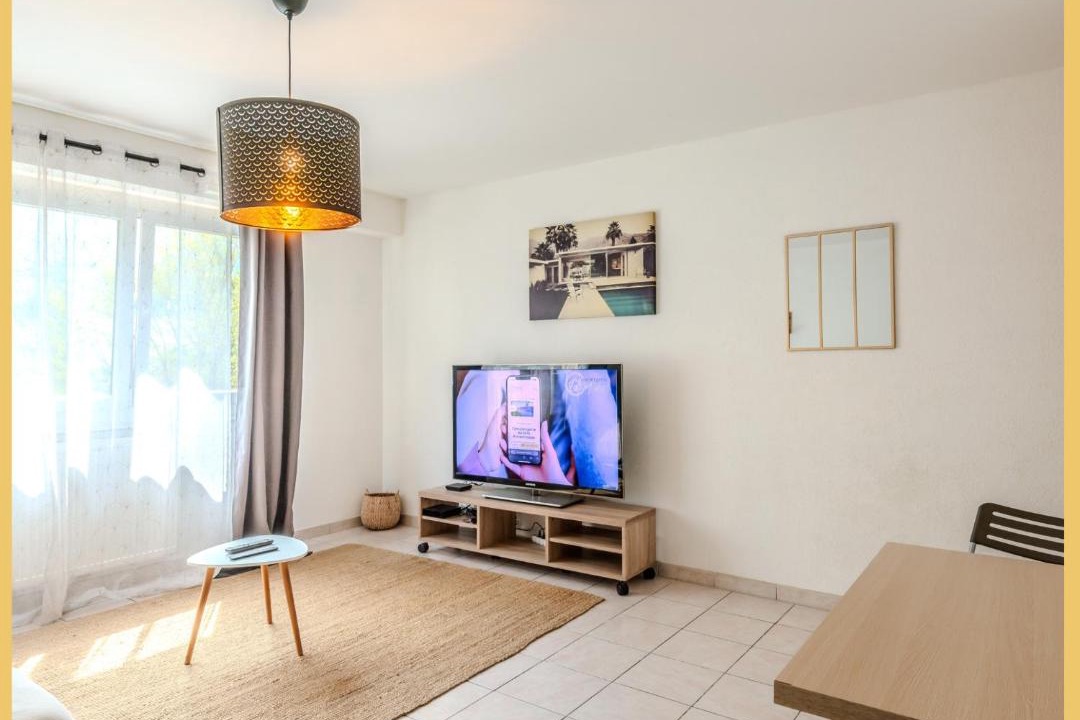 Photo of Livingroom in Etrembieres