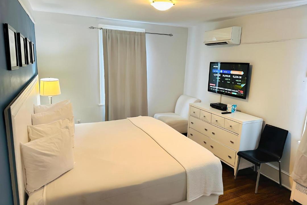 Photo of Bedroom in Long Beach