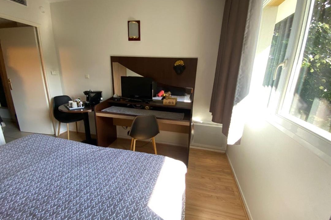 Photo of Bedroom in Idron