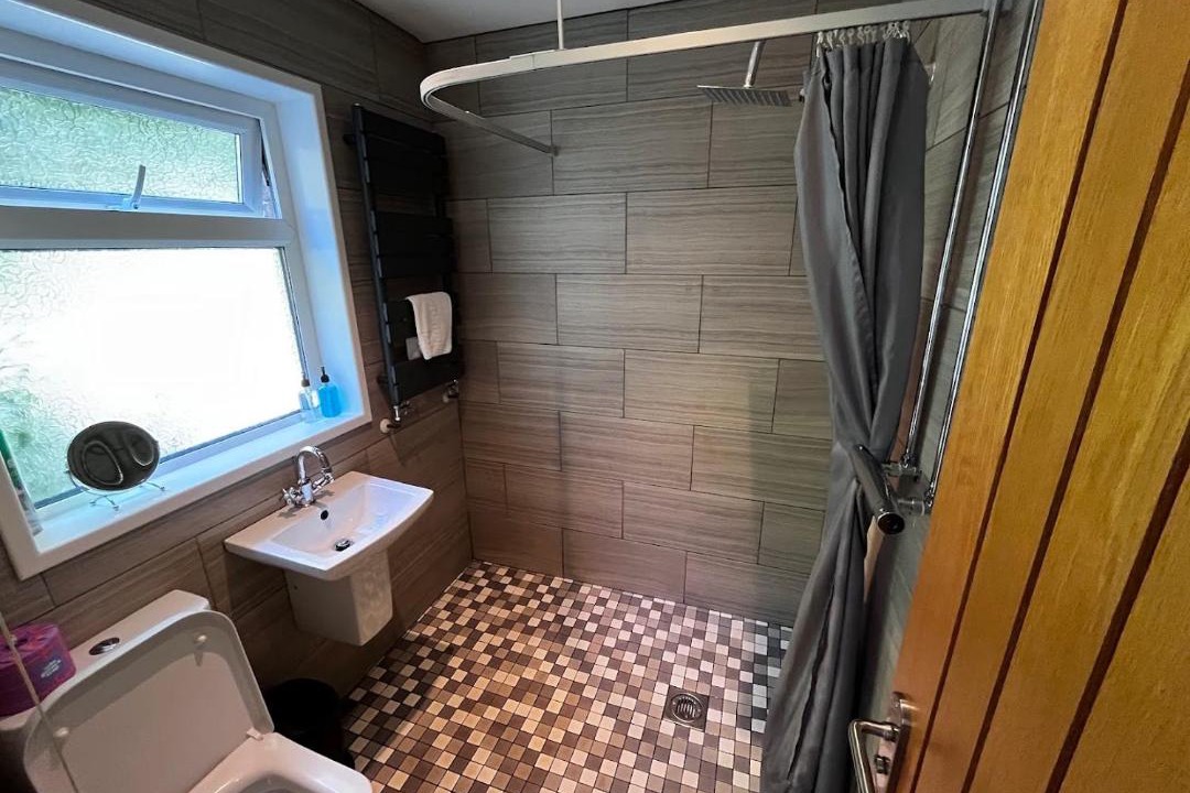 Photo of Bathroom in Pontneddfechan