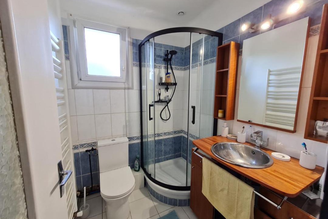 Photo of Bathroom in Reze