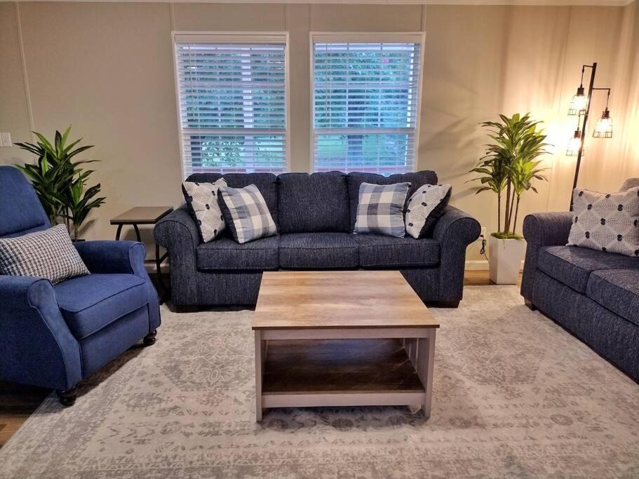Photo of Livingroom in Milton
