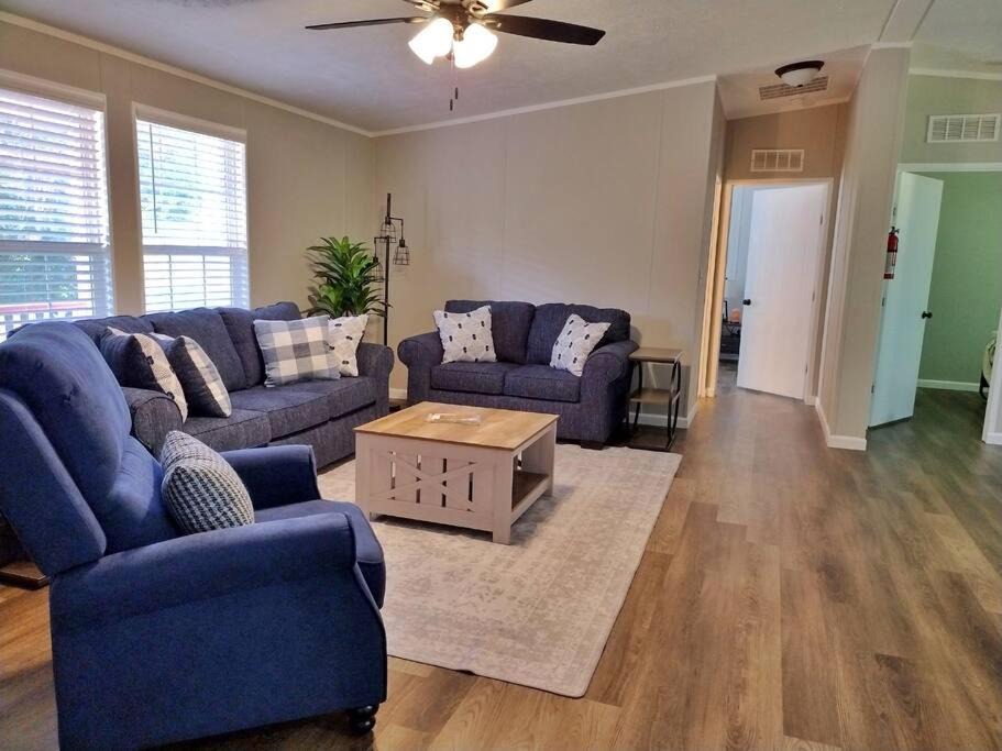 Photo of Livingroom in Milton
