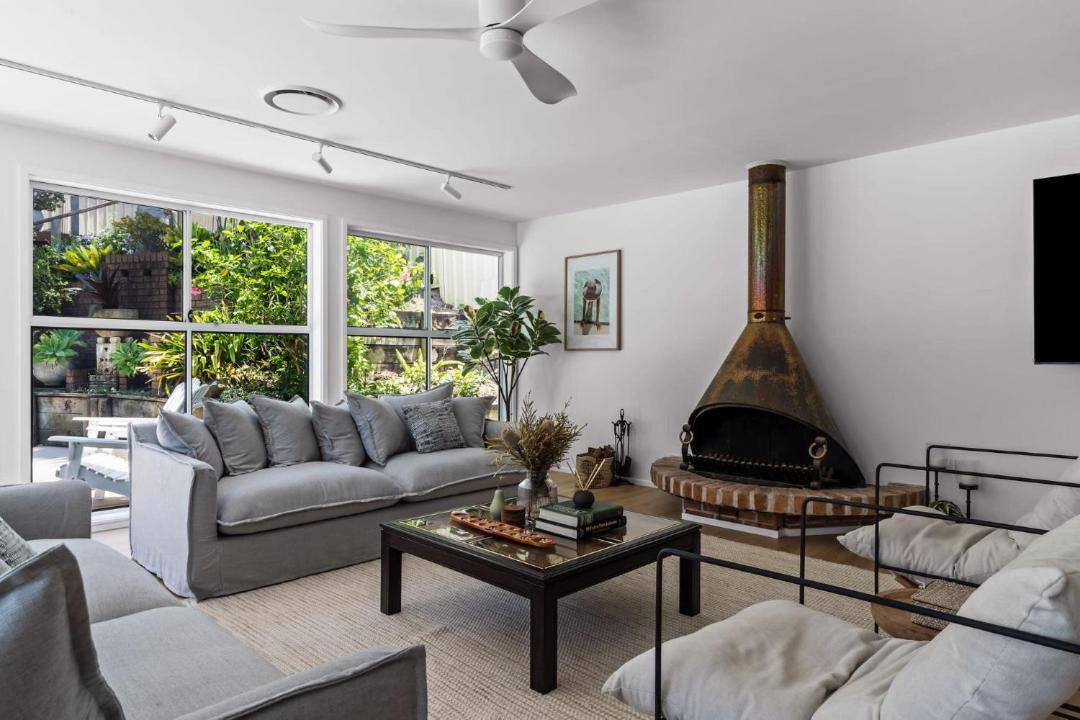 Photo of Livingroom in Forresters Beach
